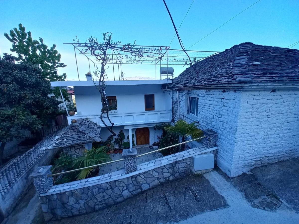 Sokolli Guest House Gjirokastër Exterior foto