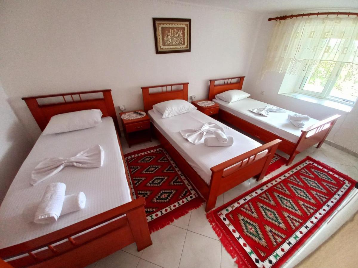 Sokolli Guest House Gjirokastër Exterior foto
